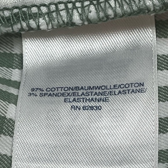 Land’s End women’s green/white gingham print shorts, size 2 - Picture 6 of 13